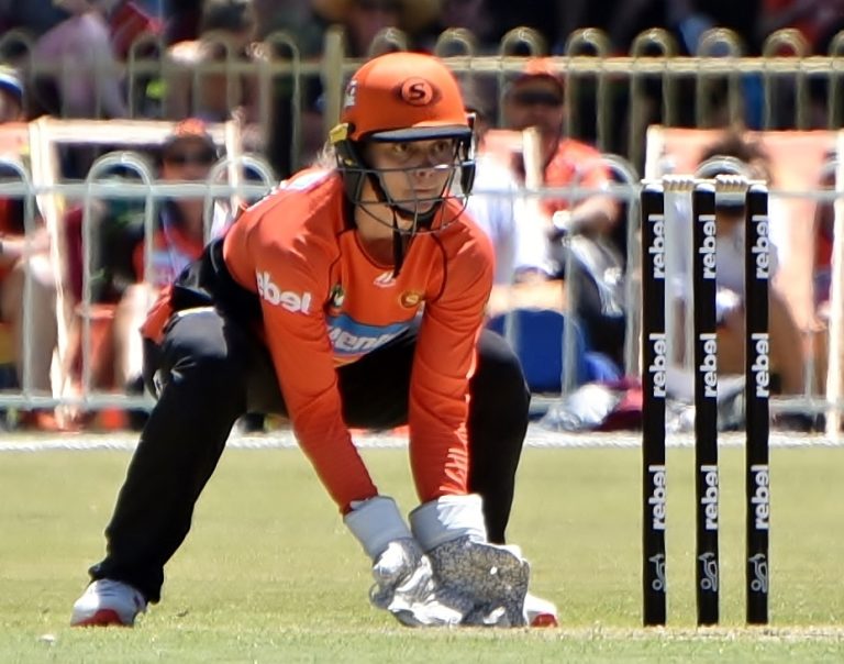 2018–19_WBBL_PS_v_ST_18-12-29_Jones_(01)