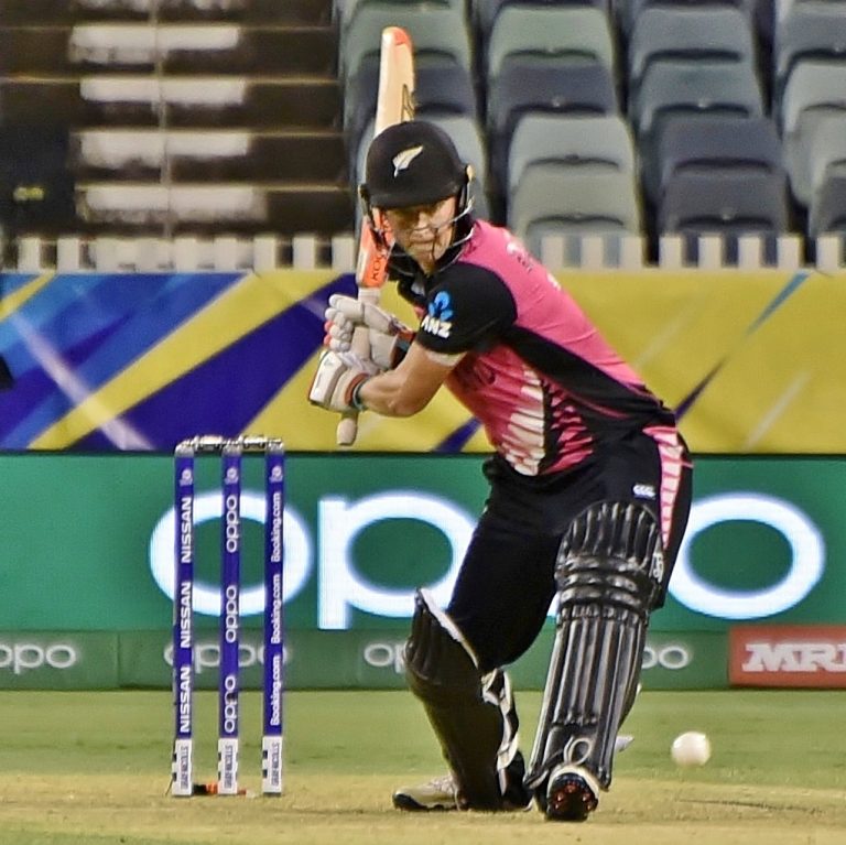 2020_ICC_W_T20_WC_NZ_v_SL_02-22_Devine_(01)