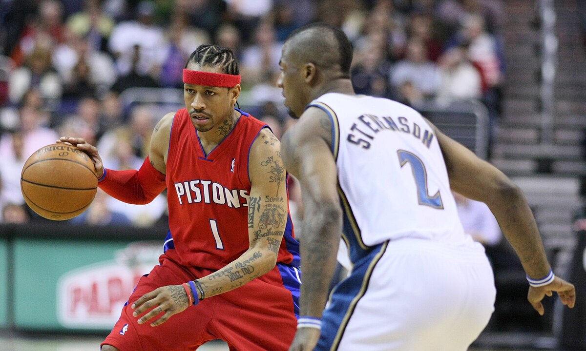1200px-Allen_Iverson_v_DeShawn_Stevenson by Keith Allison