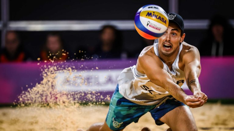 Mathias Berntsen in defensive action during Norway’s big upset of second-seeded Boermans & De Groot