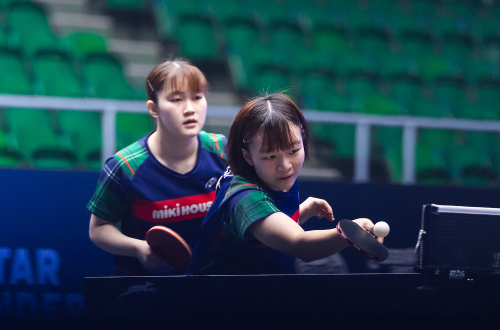 Satsuki Odo and Sakura Yokoi win the women's doubles title