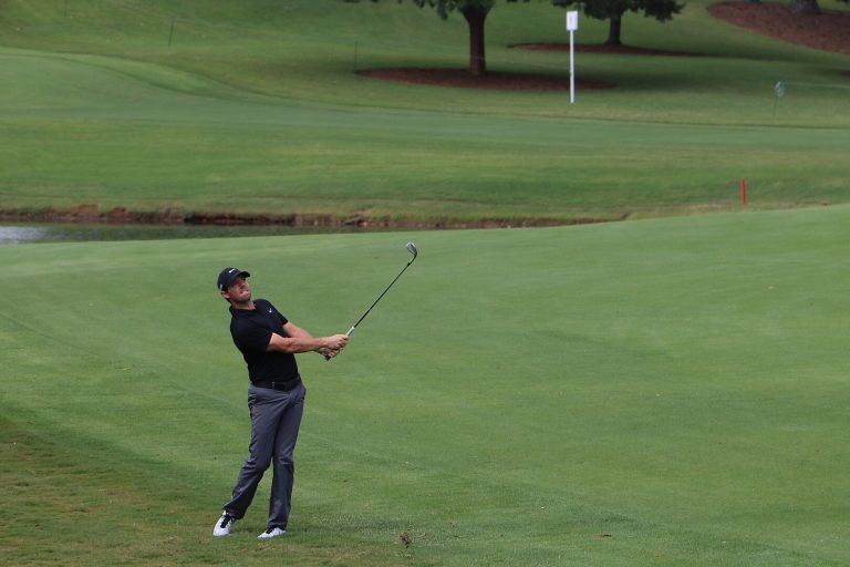 1621px-Rory_McIlroy_TOUR_Championship