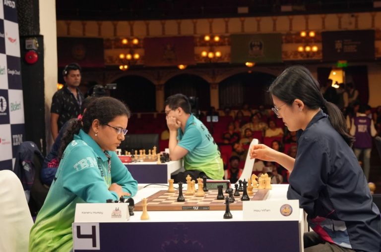 Hou Yifan faced Humpy Koneru in a Queen’s Indian Defence