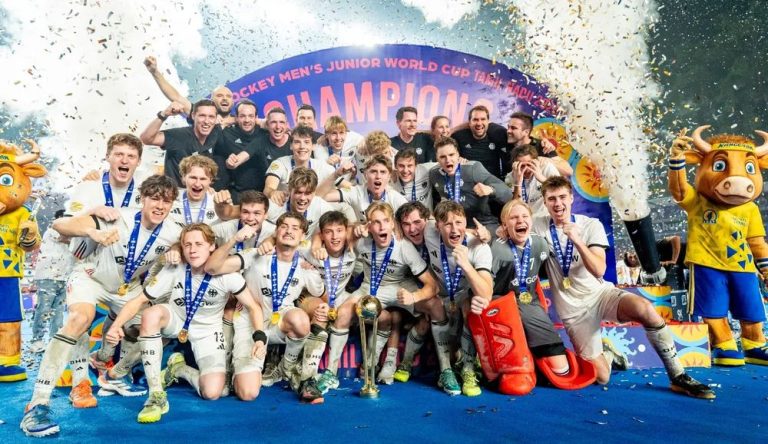 JUnior Hockey Champions German_compressed
