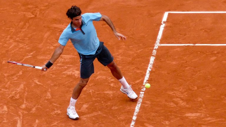 Roger_Federer_at_the_2009_French_Open_6
