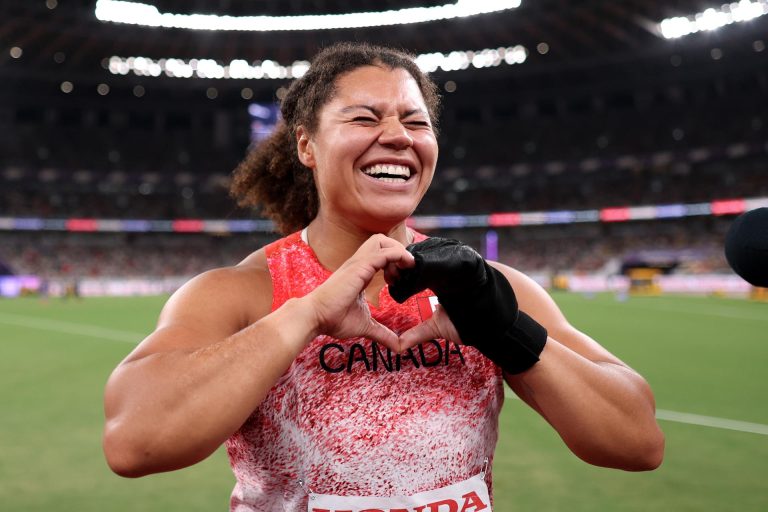 Camryn Rogers (CAN) Glove WCH Tokyo 2025 Hammer Throw Gold