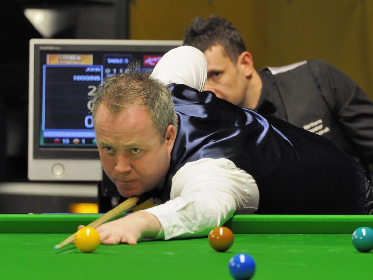 John_Higgins_and_Peter_Lines_at_Snooker_German_Masters_(DerHexer)_2013-01-30_02#