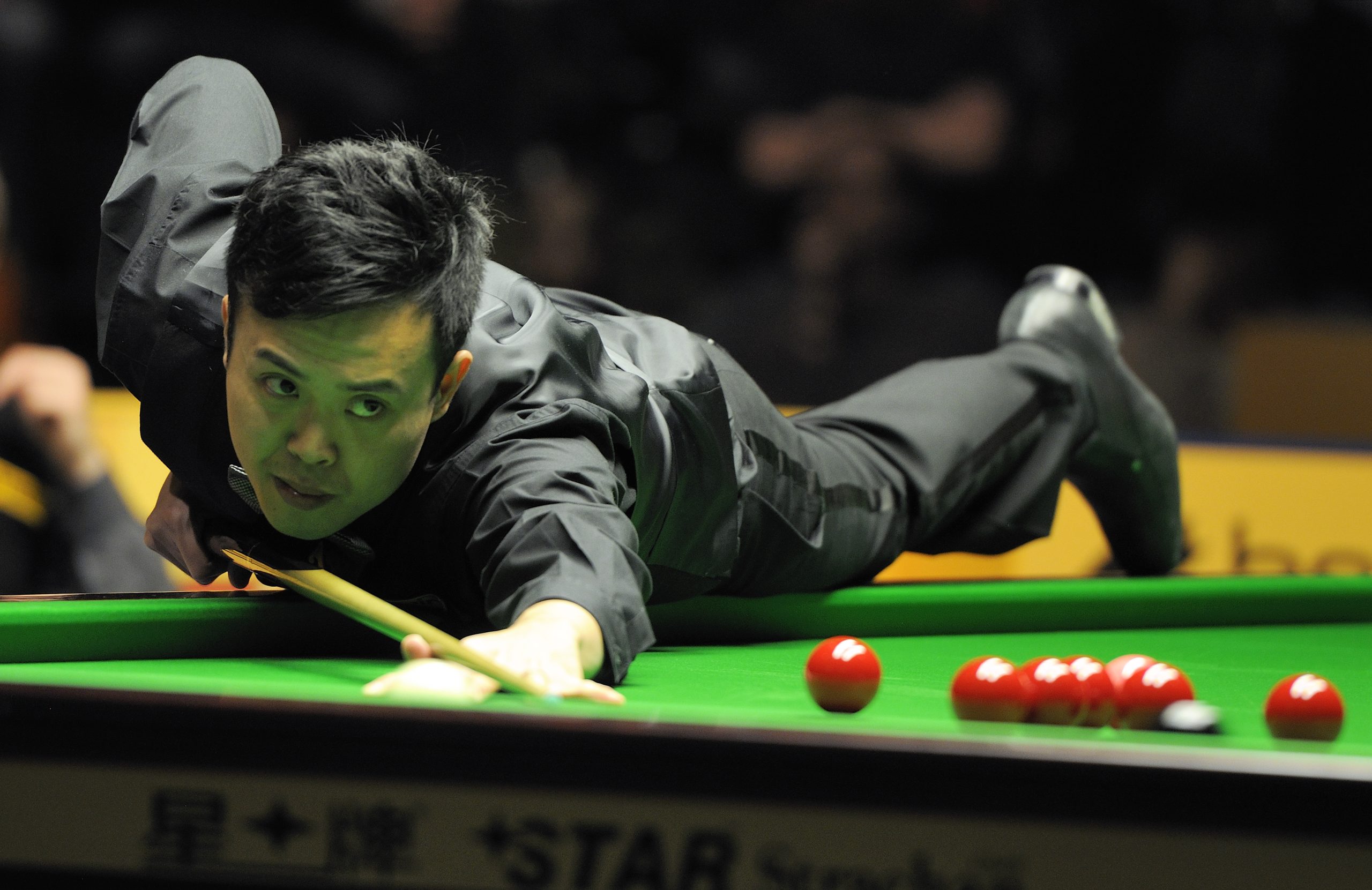 Marco_Fu_at_Snooker_German_Masters_(DerHexer)_2013-02-03_05