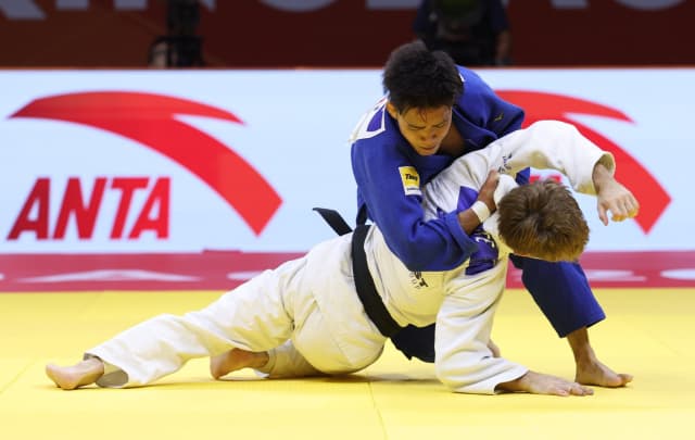 Hayato Kondo secures gold in the -60 kg category,