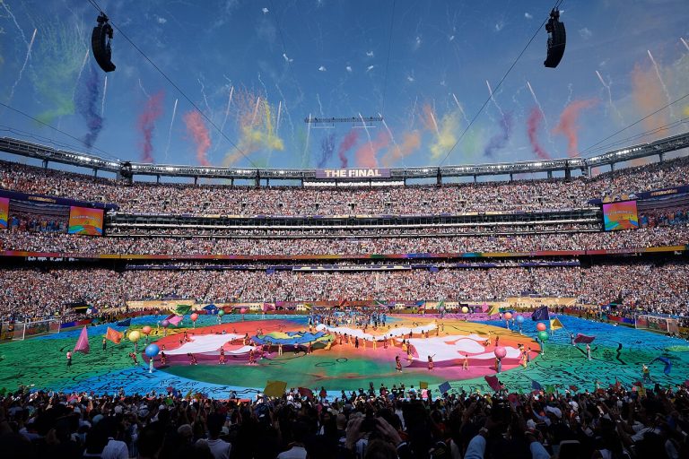 1280px-FIFAAH-06756_President_Donald_J._Trump_and_First_Lady_Melania_Trump_attend_the_FIFA_World_Cup_Final