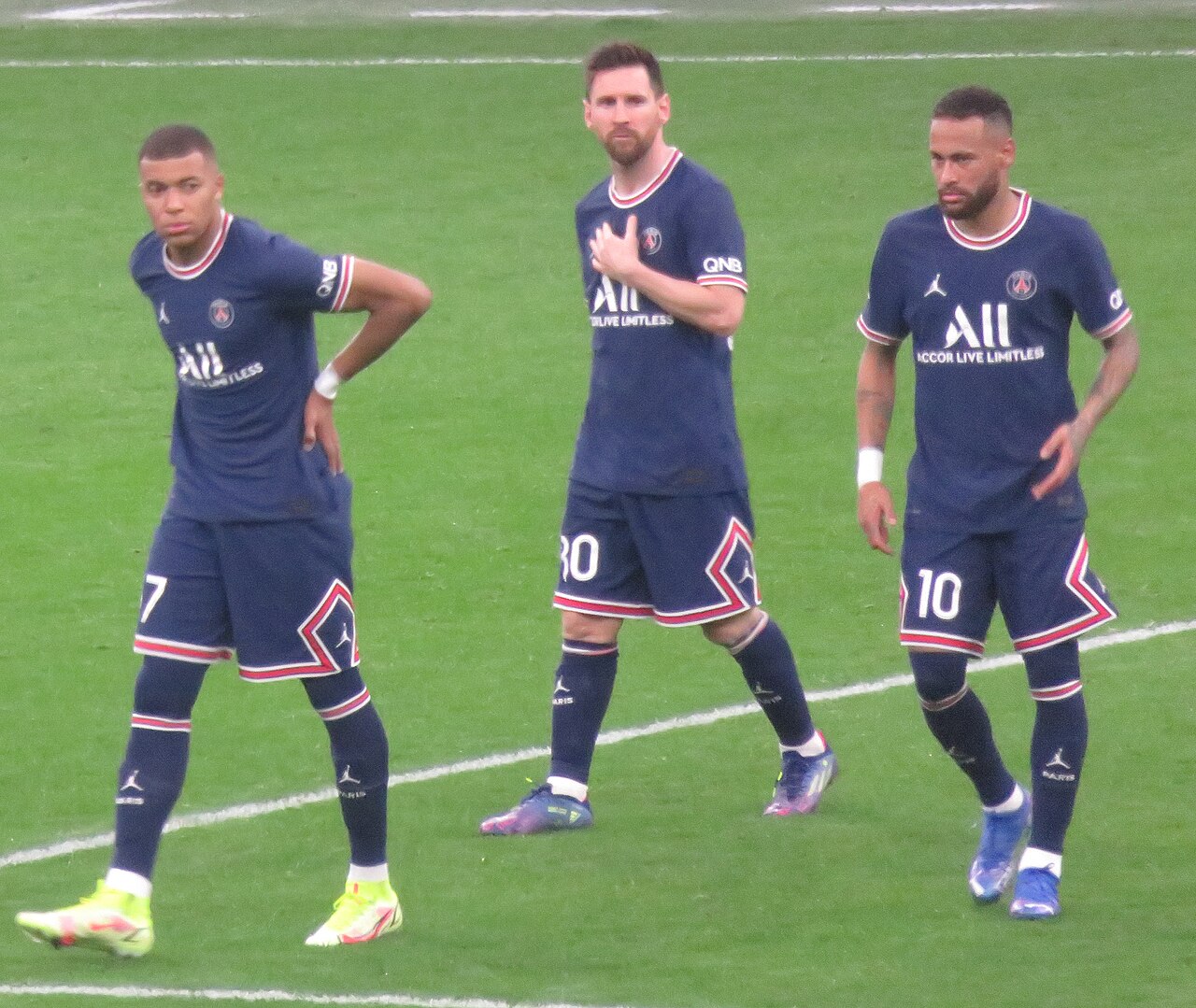 1280px-Mbappe_Messi_Neymar