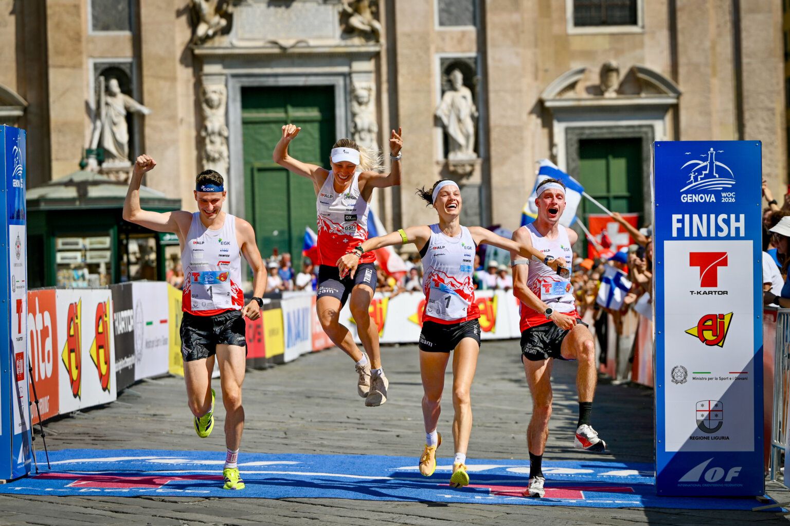 Team Switzerland had time to celebrate their World Championships title. #