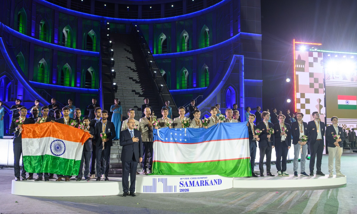Olympiad-Closing-Open-Podium