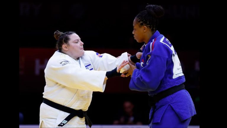 Raz Hershko defeated Célia Cancan @