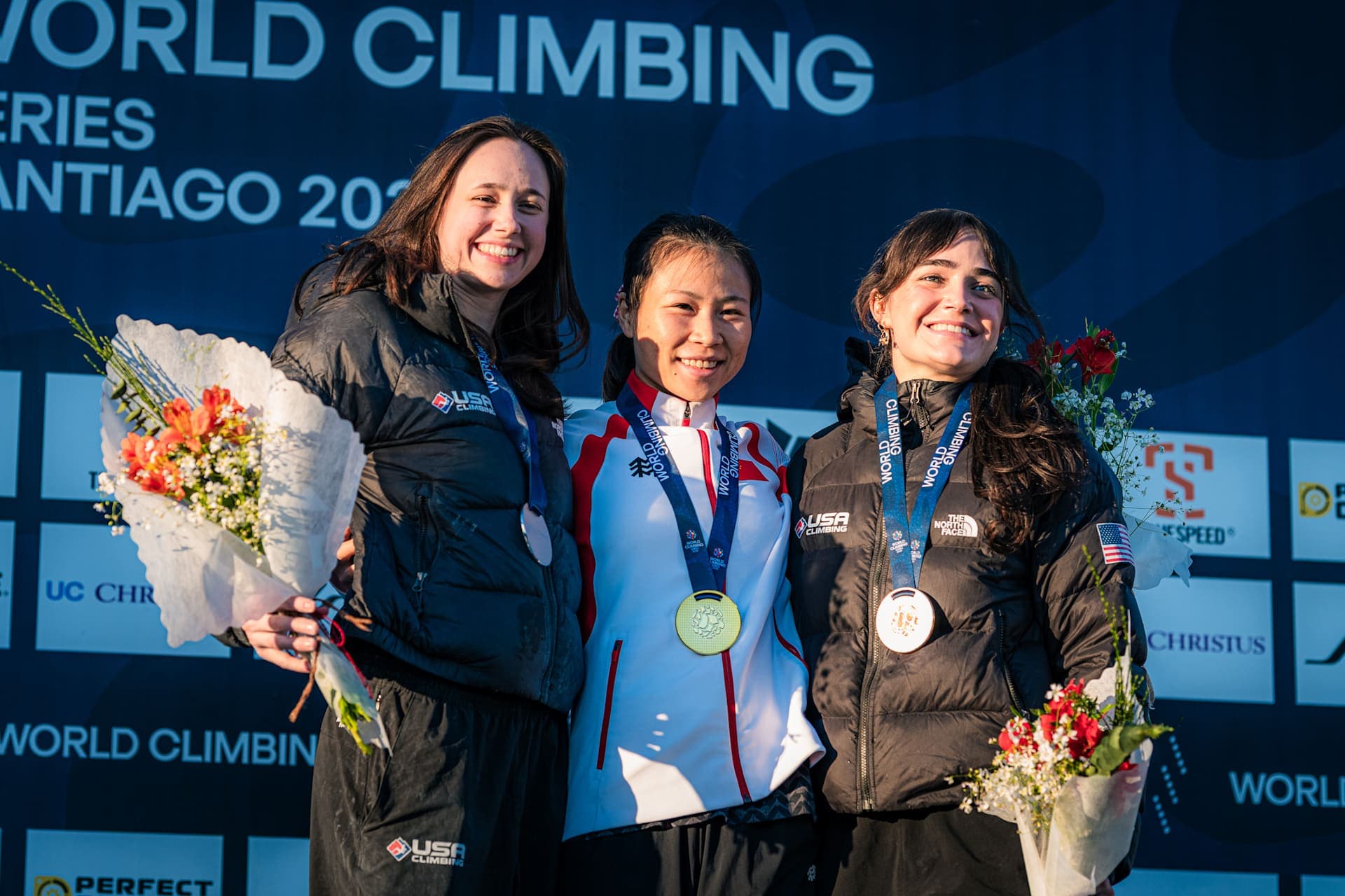 Deng Lijuan tops the women's speed podium